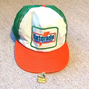 Vintage 1980s Gatorade trucker hat and Chicago white Sox pin